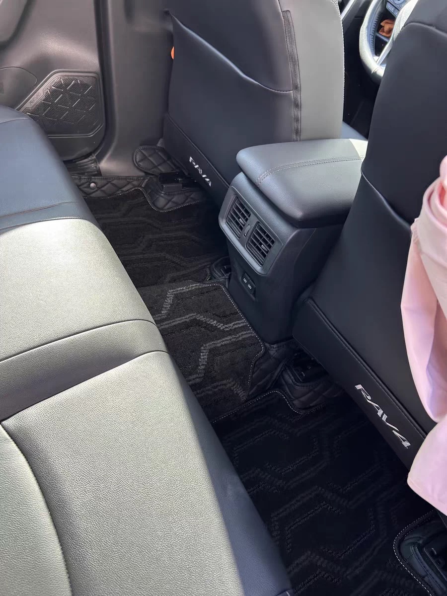 Car kick mat install